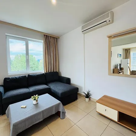 アパート Sunny House 201 One Bedroom