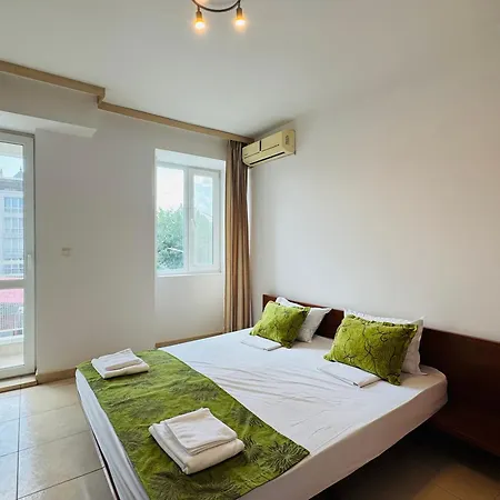 アパート Sunny House 201 One Bedroom *