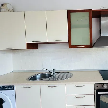 アパート Sunny House 201 One Bedroom *