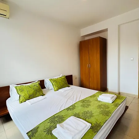 Sunny House 201 One Bedroom アパート *