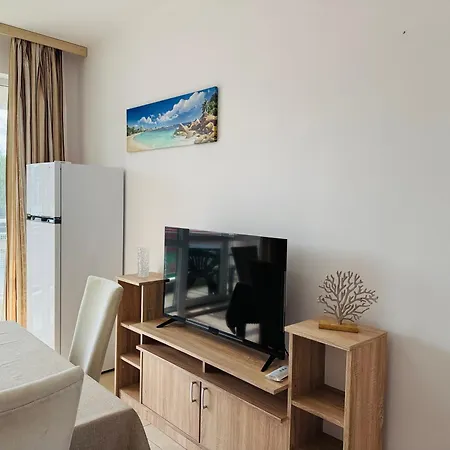 Sunny House 201 One Bedroom アパート