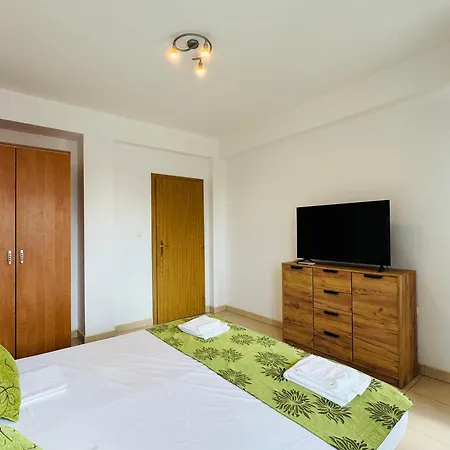 Sunny House 201 One Bedroom アパート