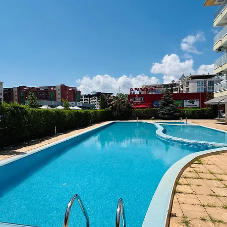 דירה Sunny House 201 One Bedroom סאני ביץ'